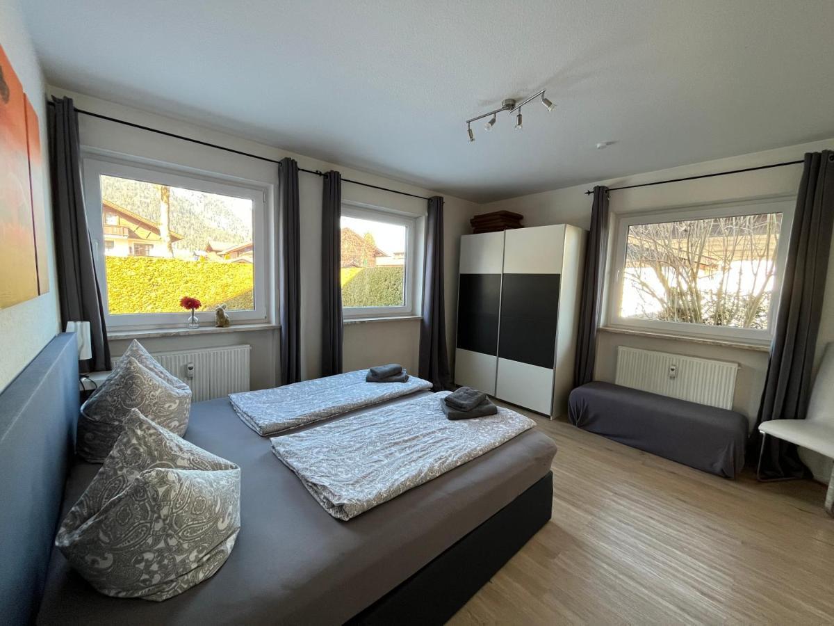 Maisonette Apartment Dhh Zugspitzblick Mit Eigenem Garten Garmisch-Partenkirchen Exterior photo
