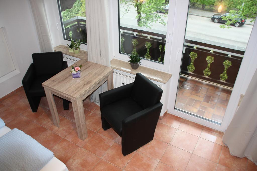 Maisonette Apartment Dhh Zugspitzblick Mit Eigenem Garten Garmisch-Partenkirchen Room photo